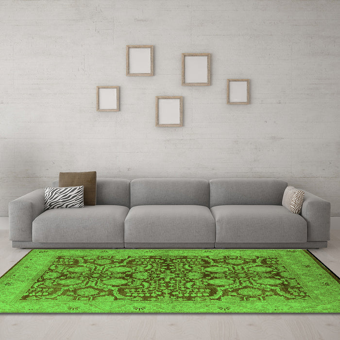 Machine Washable Oriental Green Industrial Area Rugs in a Living Room,, wshurb3064grn