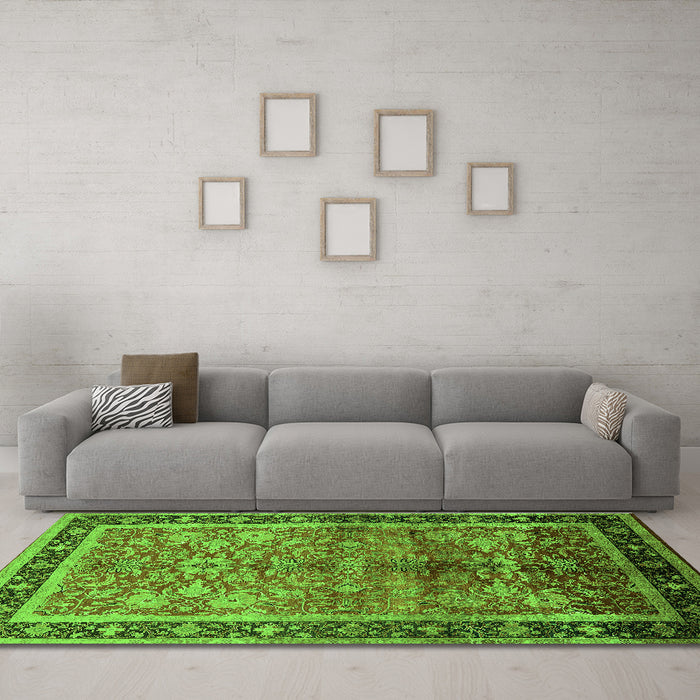 Machine Washable Oriental Green Industrial Area Rugs in a Living Room,, wshurb3065grn