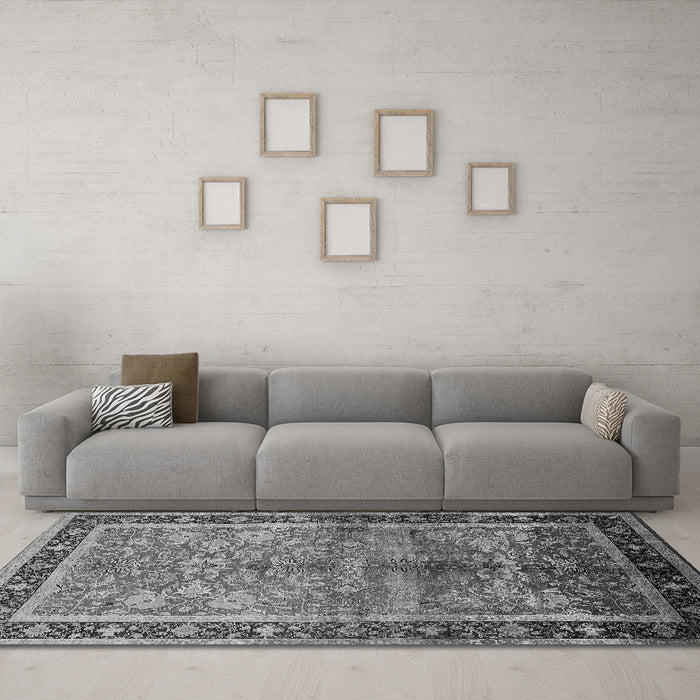 Machine Washable Oriental Gray Industrial Rug in a Living Room,, wshurb3065gry