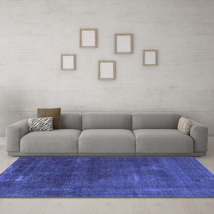 Machine Washable Oriental Blue Industrial Rug in a Living Room, wshurb3067blu