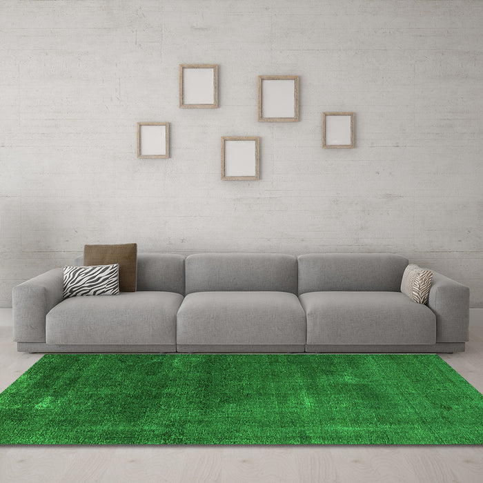 Machine Washable Oriental Green Industrial Area Rugs in a Living Room,, wshurb3067grn