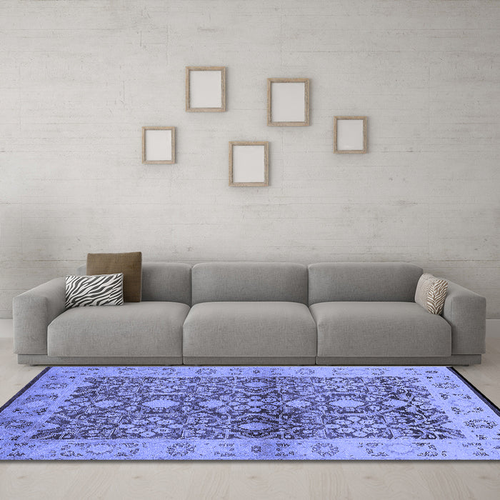 Machine Washable Oriental Blue Industrial Rug in a Living Room, wshurb3071blu