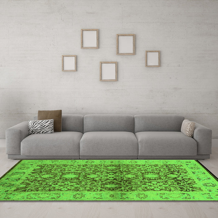 Machine Washable Oriental Green Industrial Area Rugs in a Living Room,, wshurb3071grn