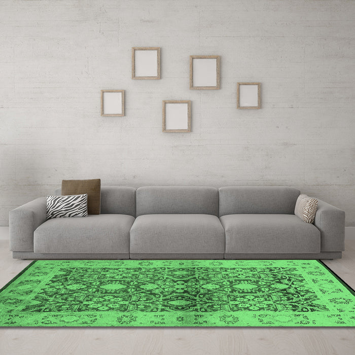 Machine Washable Oriental Emerald Green Industrial Area Rugs in a Living Room,, wshurb3071emgrn
