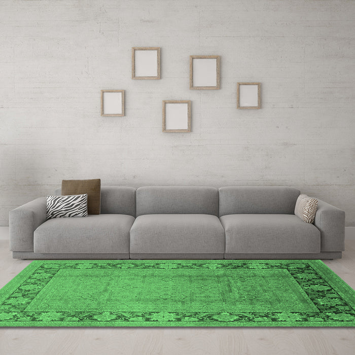 Machine Washable Oriental Emerald Green Industrial Area Rugs in a Living Room,, wshurb3072emgrn