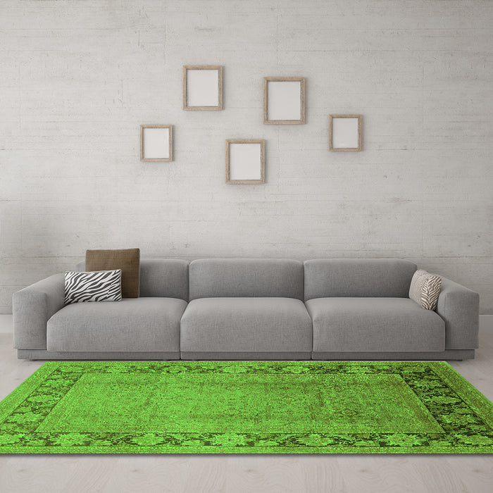 Machine Washable Oriental Green Industrial Area Rugs in a Living Room,, wshurb3072grn