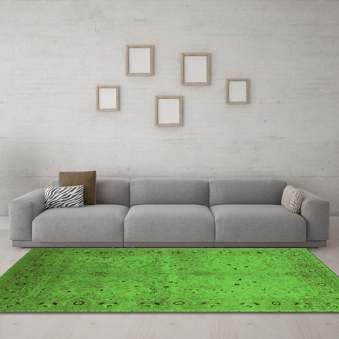 Machine Washable Oriental Green Industrial Area Rugs in a Living Room,, wshurb3073grn