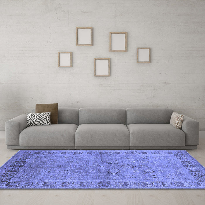 Machine Washable Oriental Blue Industrial Rug in a Living Room, wshurb3074blu