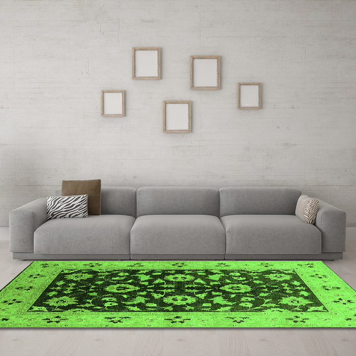 Machine Washable Oriental Green Industrial Area Rugs in a Living Room,, wshurb3076grn