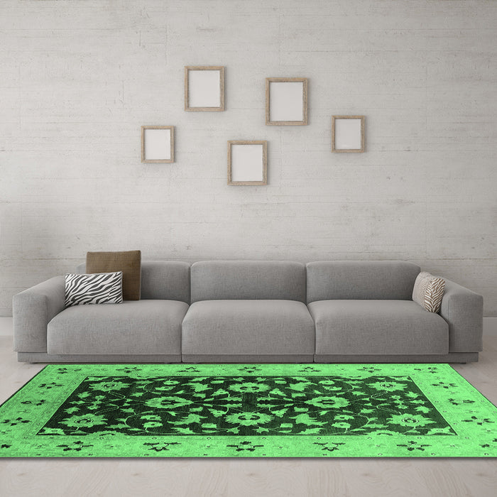 Machine Washable Oriental Emerald Green Industrial Area Rugs in a Living Room,, wshurb3076emgrn