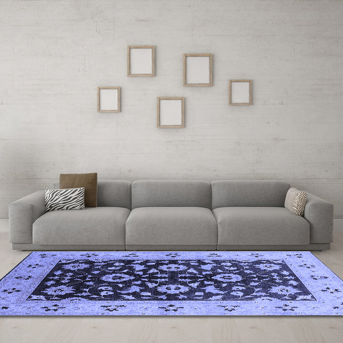 Machine Washable Oriental Blue Industrial Rug in a Living Room, wshurb3076blu