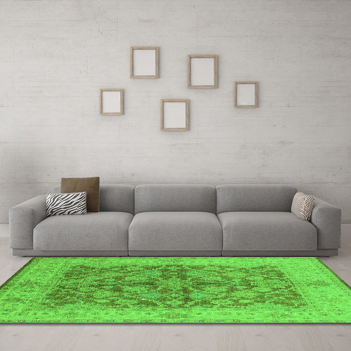 Machine Washable Oriental Green Industrial Area Rugs in a Living Room,, wshurb3077grn