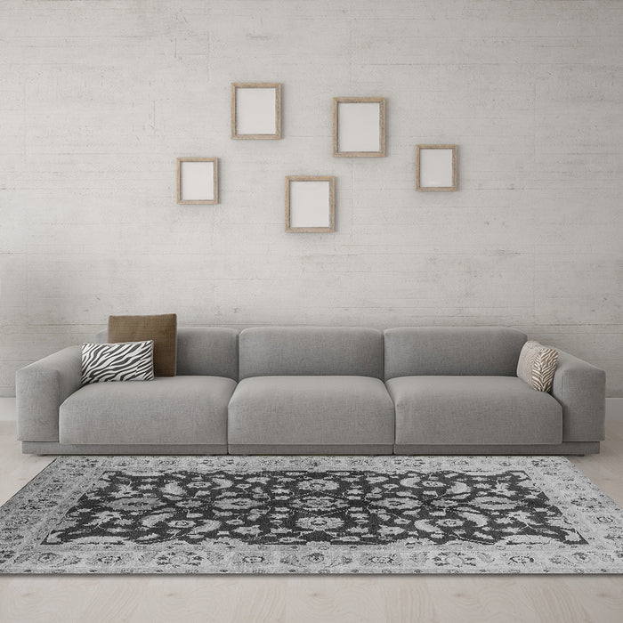 Machine Washable Oriental Gray Industrial Rug in a Living Room,, wshurb3079gry