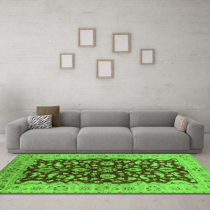 Machine Washable Oriental Green Industrial Area Rugs in a Living Room,, wshurb3079grn
