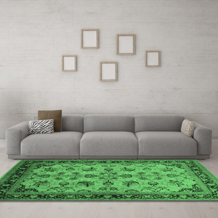 Machine Washable Oriental Emerald Green Industrial Area Rugs in a Living Room,, wshurb3080emgrn