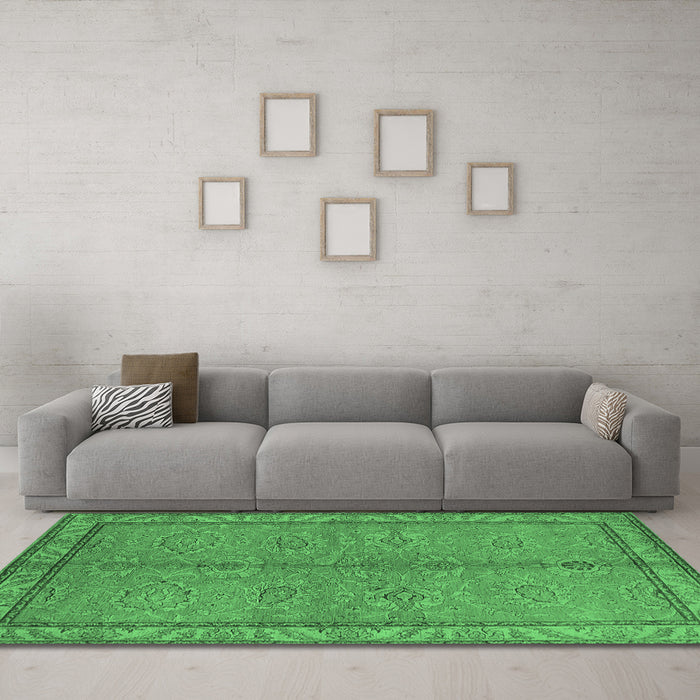 Machine Washable Oriental Emerald Green Industrial Area Rugs in a Living Room,, wshurb3081emgrn