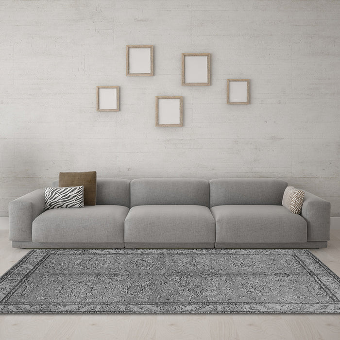 Machine Washable Oriental Gray Industrial Rug in a Living Room,, wshurb3081gry