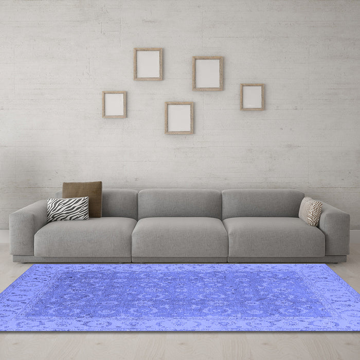 Machine Washable Oriental Blue Industrial Rug in a Living Room, wshurb3082blu