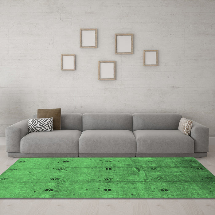 Machine Washable Oriental Emerald Green Industrial Area Rugs in a Living Room,, wshurb3083emgrn
