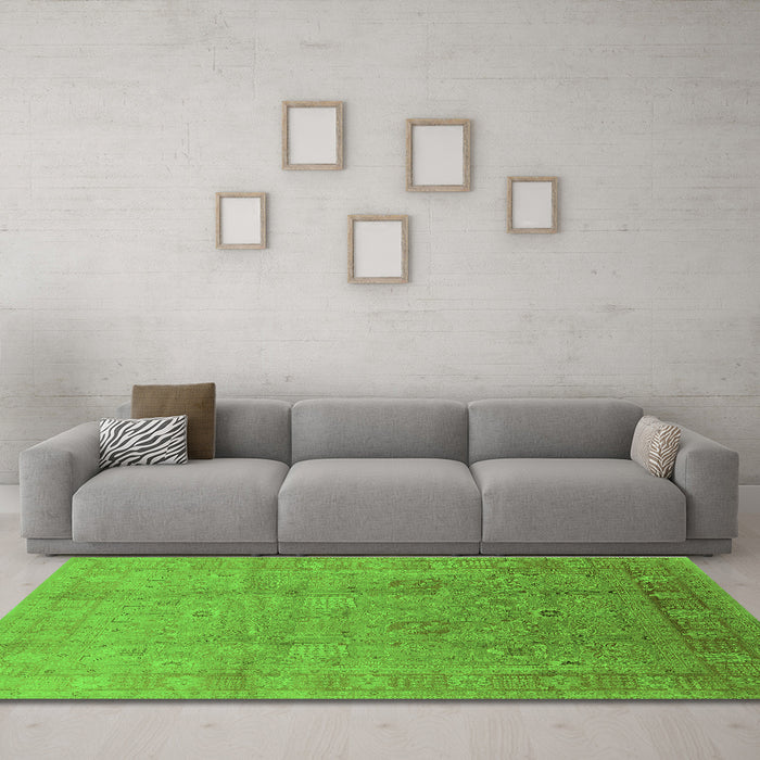 Machine Washable Oriental Green Industrial Area Rugs in a Living Room,, wshurb3084grn