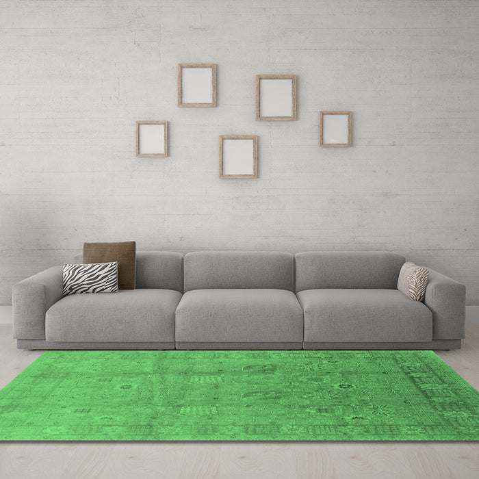 Machine Washable Oriental Emerald Green Industrial Area Rugs in a Living Room,, wshurb3084emgrn