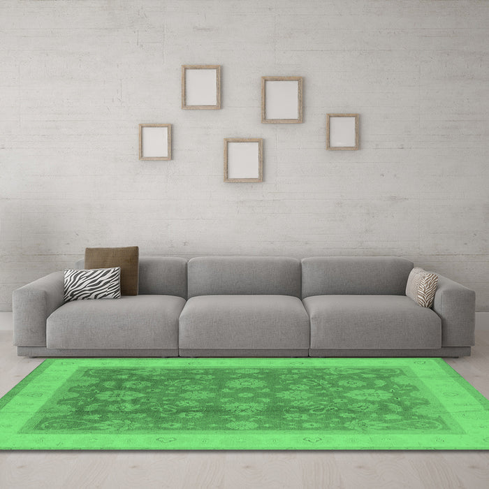 Machine Washable Oriental Emerald Green Industrial Area Rugs in a Living Room,, wshurb3085emgrn