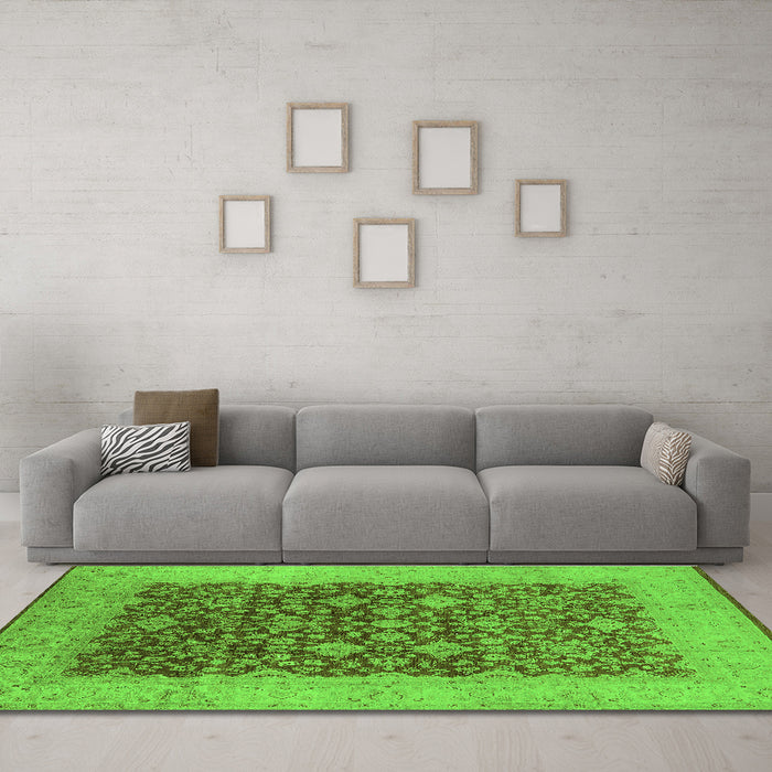 Machine Washable Oriental Green Industrial Area Rugs in a Living Room,, wshurb3086grn
