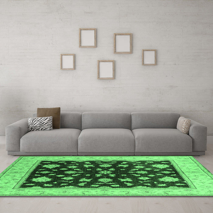 Machine Washable Oriental Emerald Green Industrial Area Rugs in a Living Room,, wshurb3087emgrn