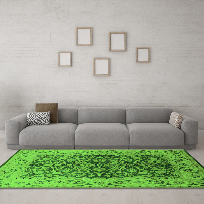Machine Washable Oriental Green Industrial Area Rugs in a Living Room,, wshurb3088grn