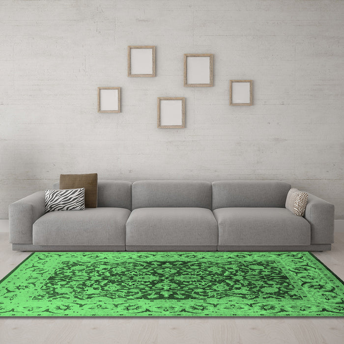 Machine Washable Oriental Emerald Green Industrial Area Rugs in a Living Room,, wshurb3088emgrn