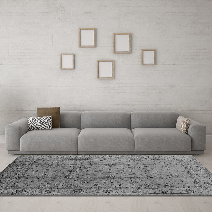 Machine Washable Oriental Gray Industrial Rug in a Living Room,, wshurb3094gry