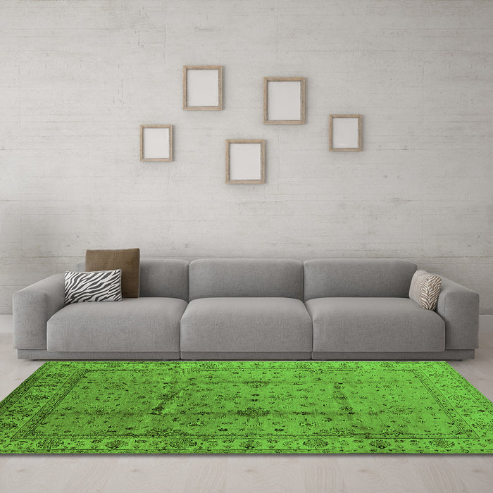 Machine Washable Oriental Green Industrial Area Rugs in a Living Room,, wshurb3094grn
