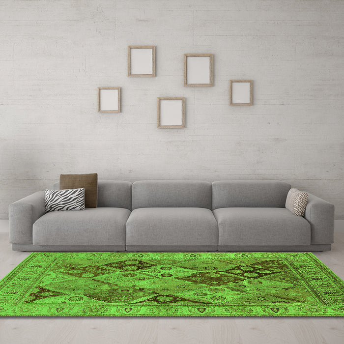 Machine Washable Oriental Green Industrial Area Rugs in a Living Room,, wshurb3095grn