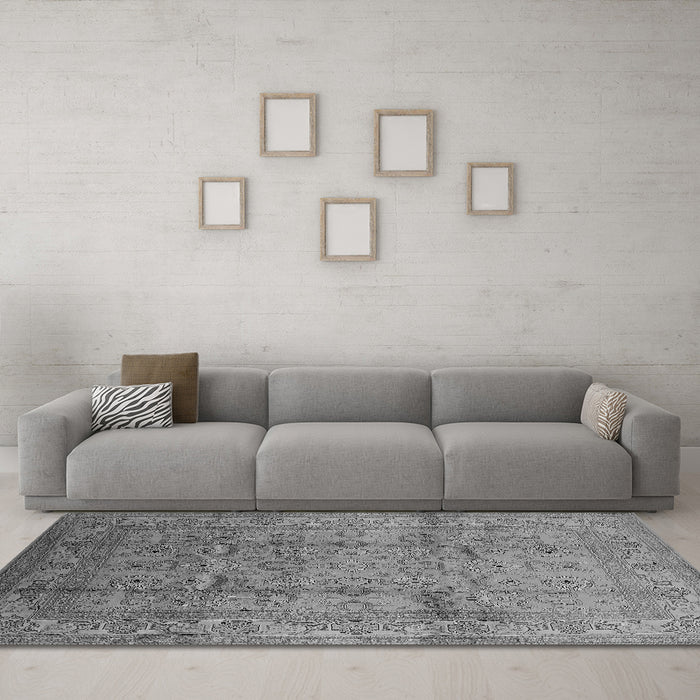 Machine Washable Oriental Gray Industrial Rug in a Living Room,, wshurb3097gry