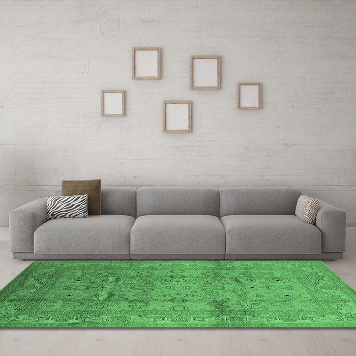 Machine Washable Oriental Emerald Green Industrial Area Rugs in a Living Room,, wshurb3097emgrn