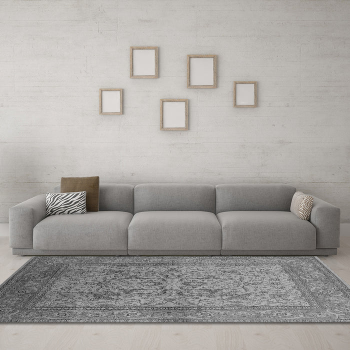 Machine Washable Oriental Gray Industrial Rug in a Living Room,, wshurb3098gry