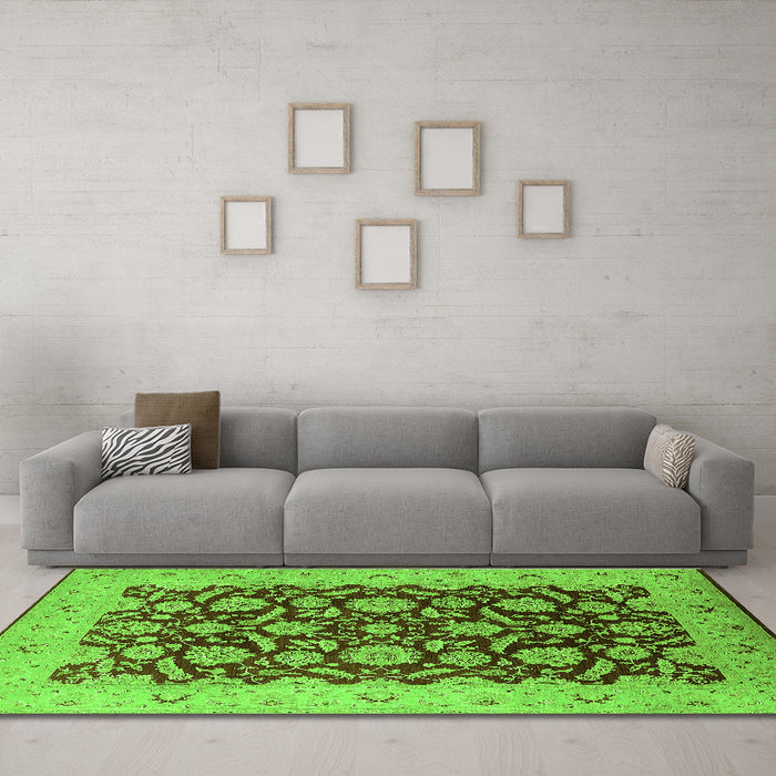 Machine Washable Oriental Green Industrial Area Rugs in a Living Room,, wshurb3099grn