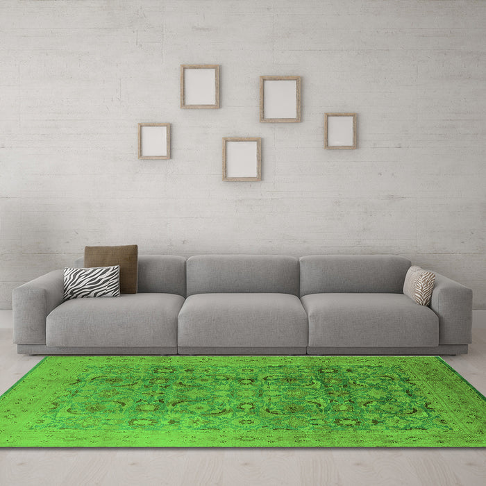 Machine Washable Oriental Green Industrial Area Rugs in a Living Room,, wshurb3101grn