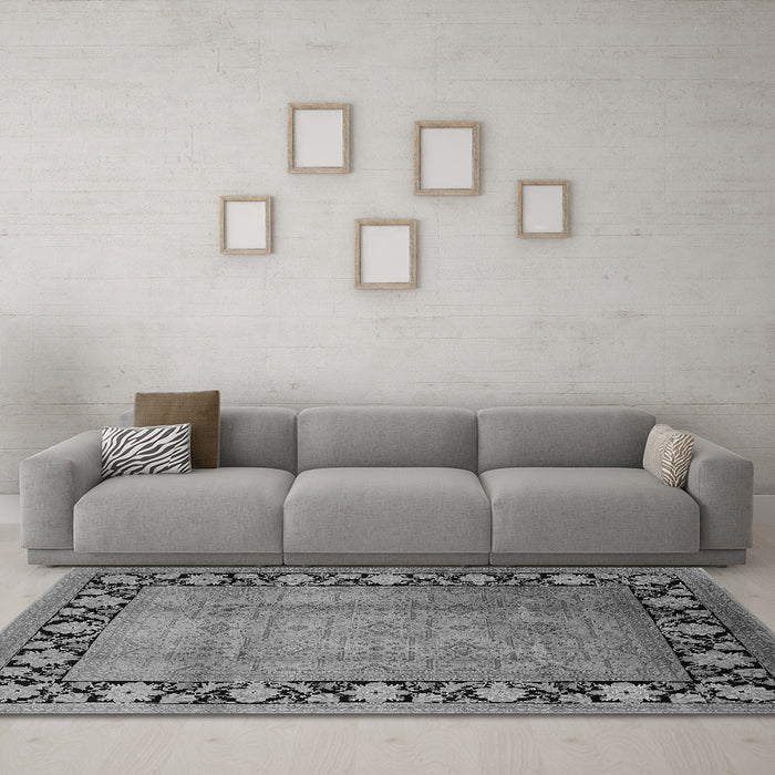 Machine Washable Oriental Gray Industrial Rug in a Living Room,, wshurb3102gry