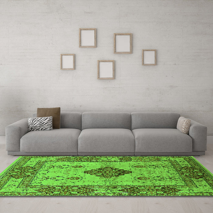 Machine Washable Oriental Green Industrial Area Rugs in a Living Room,, wshurb3103grn