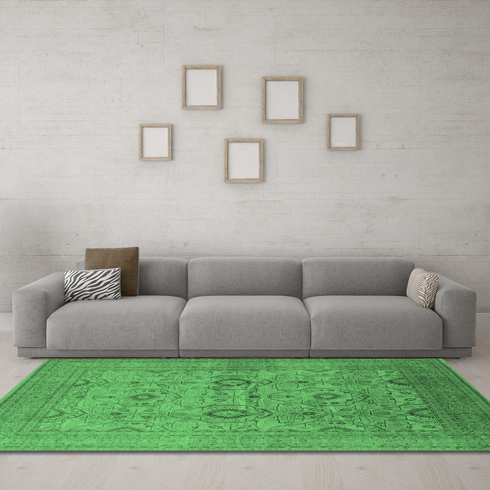 Machine Washable Oriental Emerald Green Industrial Area Rugs in a Living Room,, wshurb3104emgrn
