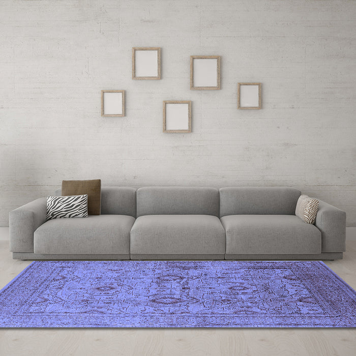 Machine Washable Oriental Blue Industrial Rug in a Living Room, wshurb3104blu