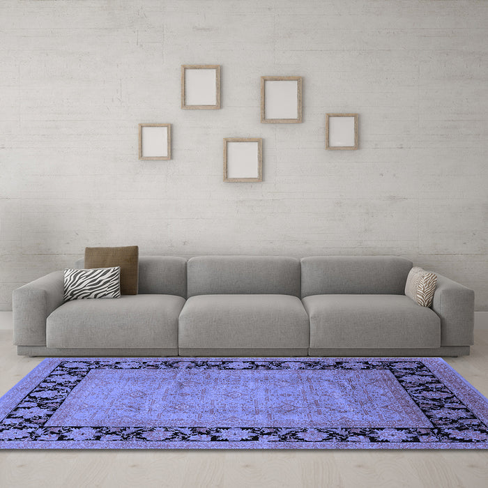 Machine Washable Oriental Blue Industrial Rug in a Living Room, wshurb3106blu