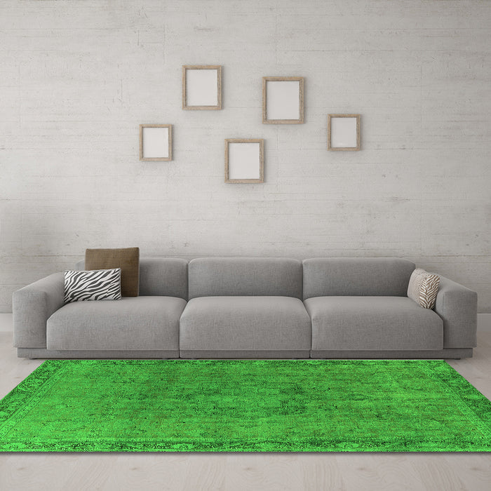Machine Washable Oriental Green Industrial Area Rugs in a Living Room,, wshurb3107grn