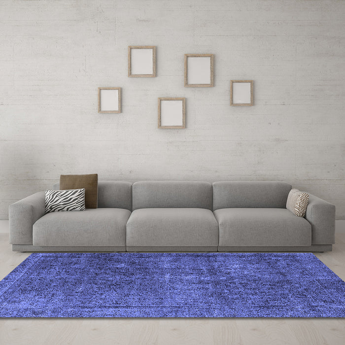 Machine Washable Oriental Blue Industrial Rug in a Living Room, wshurb3108blu