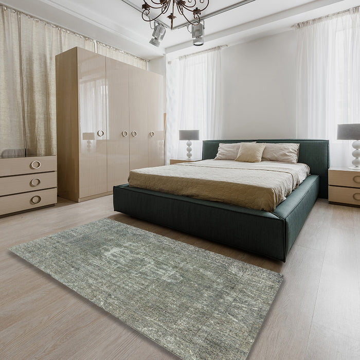 Mid-Century Modern Sandstone Brown Oriental Rug in a Bedroom, urb3110