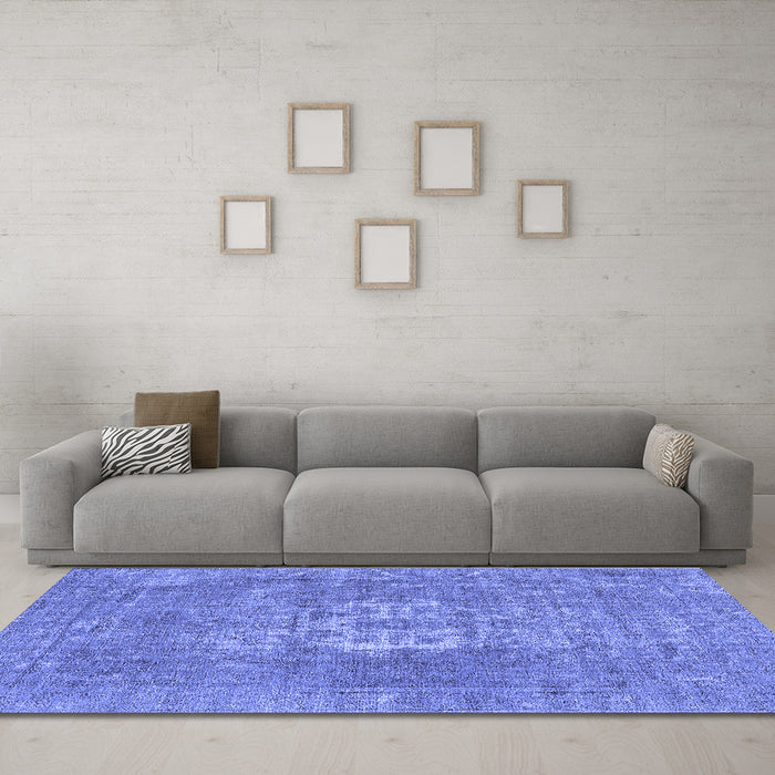Machine Washable Oriental Blue Industrial Rug in a Living Room, wshurb3110blu