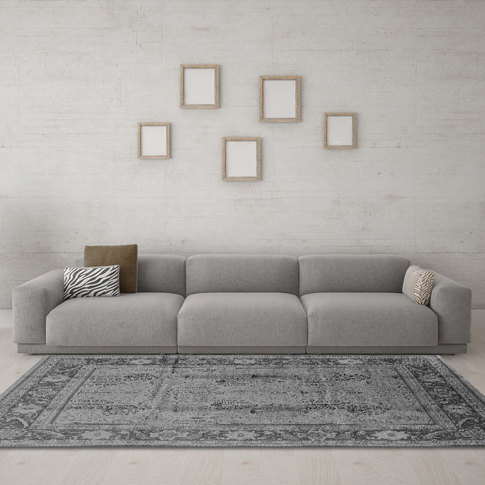 Machine Washable Oriental Gray Industrial Rug in a Living Room,, wshurb3111gry