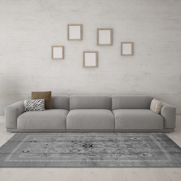 Machine Washable Oriental Gray Industrial Rug in a Living Room,, wshurb3112gry