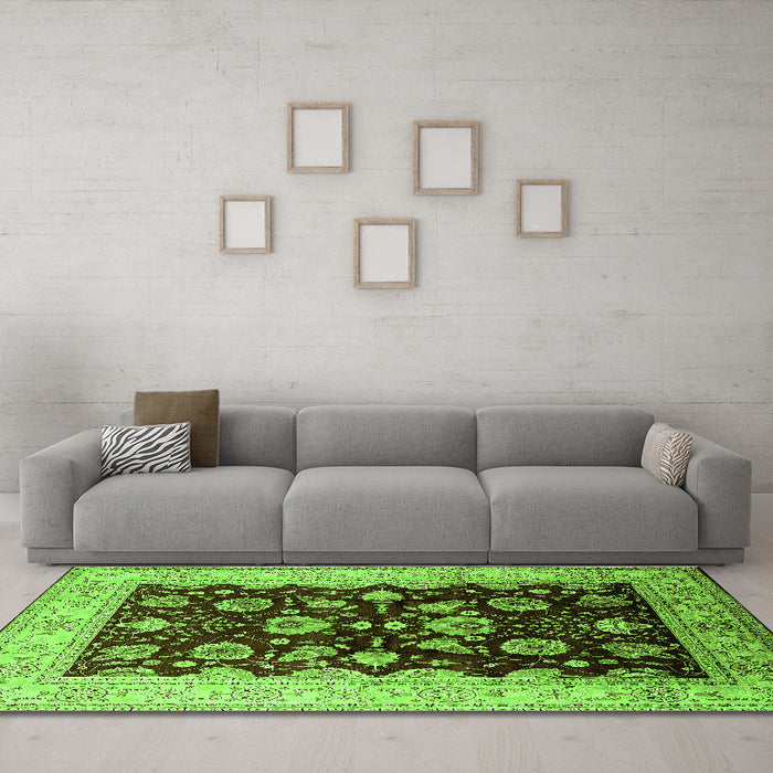 Machine Washable Oriental Green Industrial Area Rugs in a Living Room,, wshurb3113grn